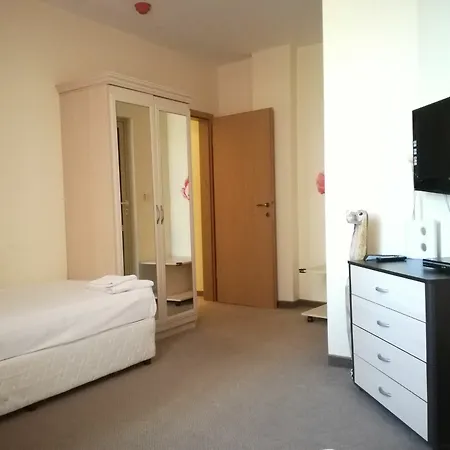 Apartment Two Bedroom With Kitchen *